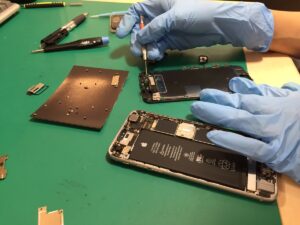 iPhone6s液晶故障修理中1025