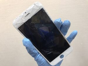 ガラスが割れたiPhone6フロントパネル交換